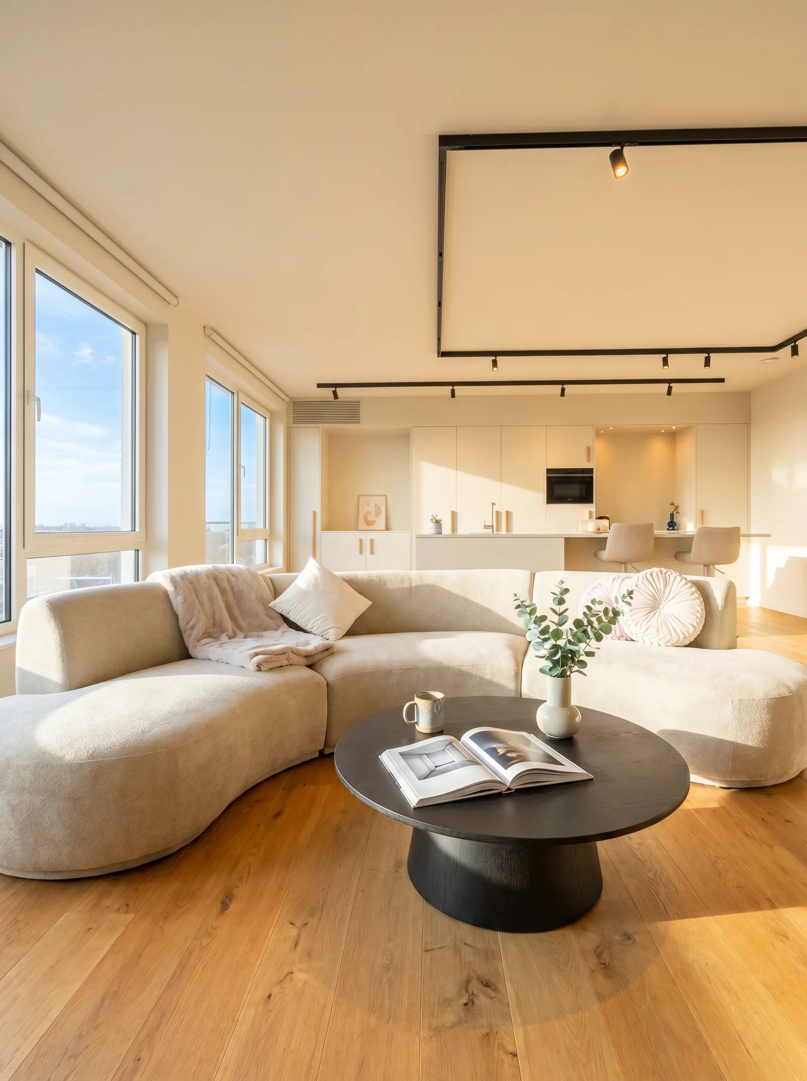 Antwerpen · Wohnzimmer — after HostRev enhancement